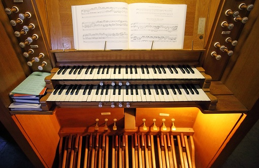 Downing College's existing organ