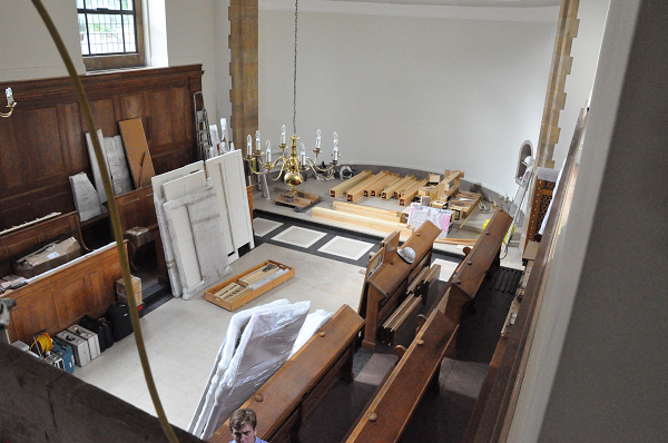 Arrival of parts of the new organ in the College chapel